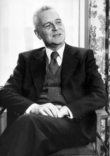 Jan Tinbergen - Jan Tinbergen at home, filmed by the Dutch TV program "Ten Huize Van".