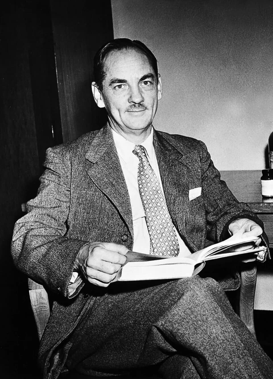 George H. Hitchings - George Herbert Hitchings (April 18, 1905 – February 27, 1998)