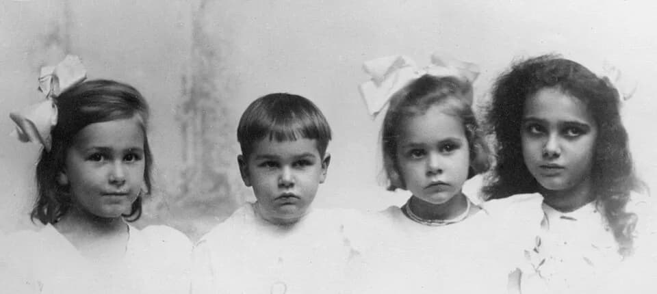 Barbara McClintock - From left to right: Mignon, Malcolm Rider "Tom", Barbara, and Marjorie