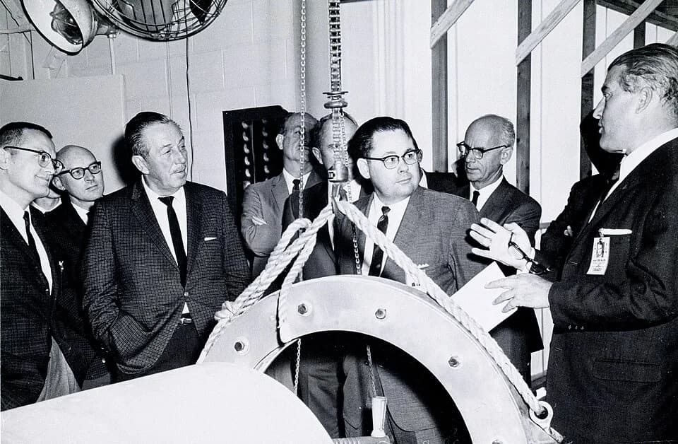 Wernher von Braun - Name of Image:
Dr. von Braun Briefing Walt Disney
Dr. von Braun began his association with Walt Disney in the 1950s when the rocket scientist appeared in three Disney television p