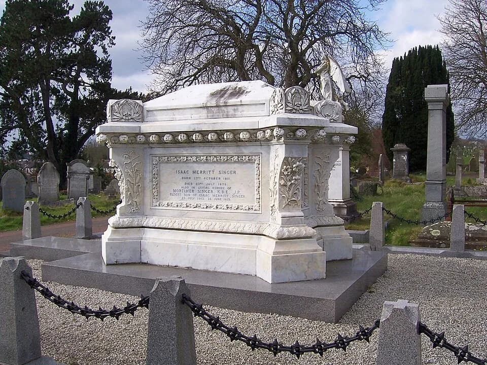 Isaac Singer - Grave of en:Isaac Merritt Singer in en:Torquay Cemetery.