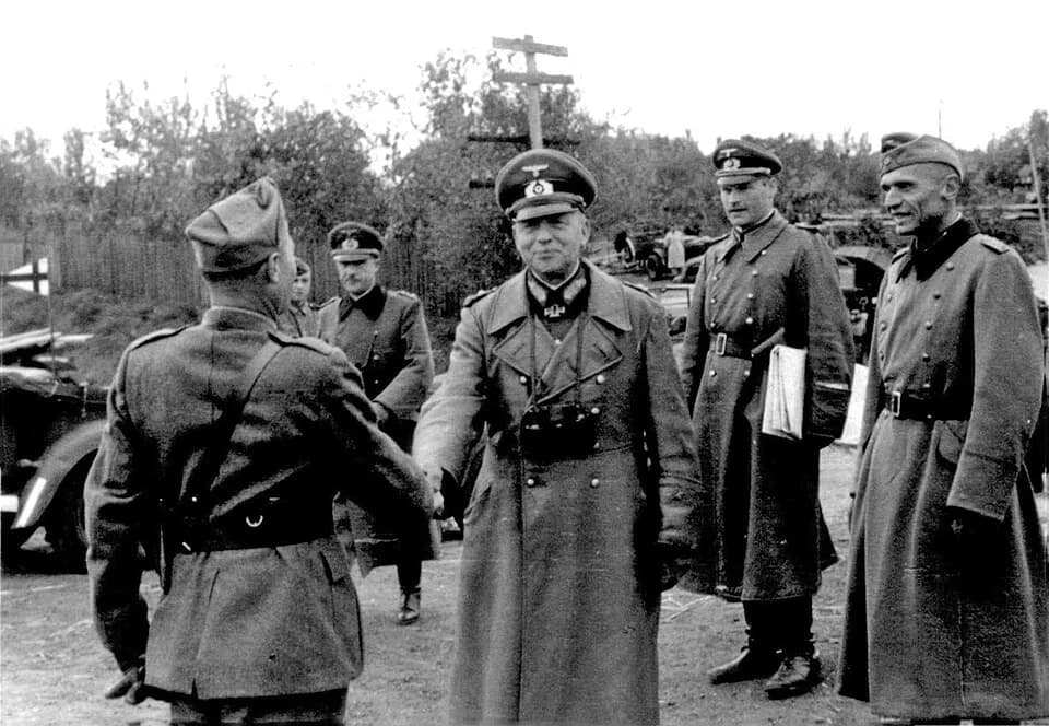 Paul Ludwig Ewald von Kleist - General Ewald von Kleist greets the Italian officer at a bridge near Dnepropetrovsk