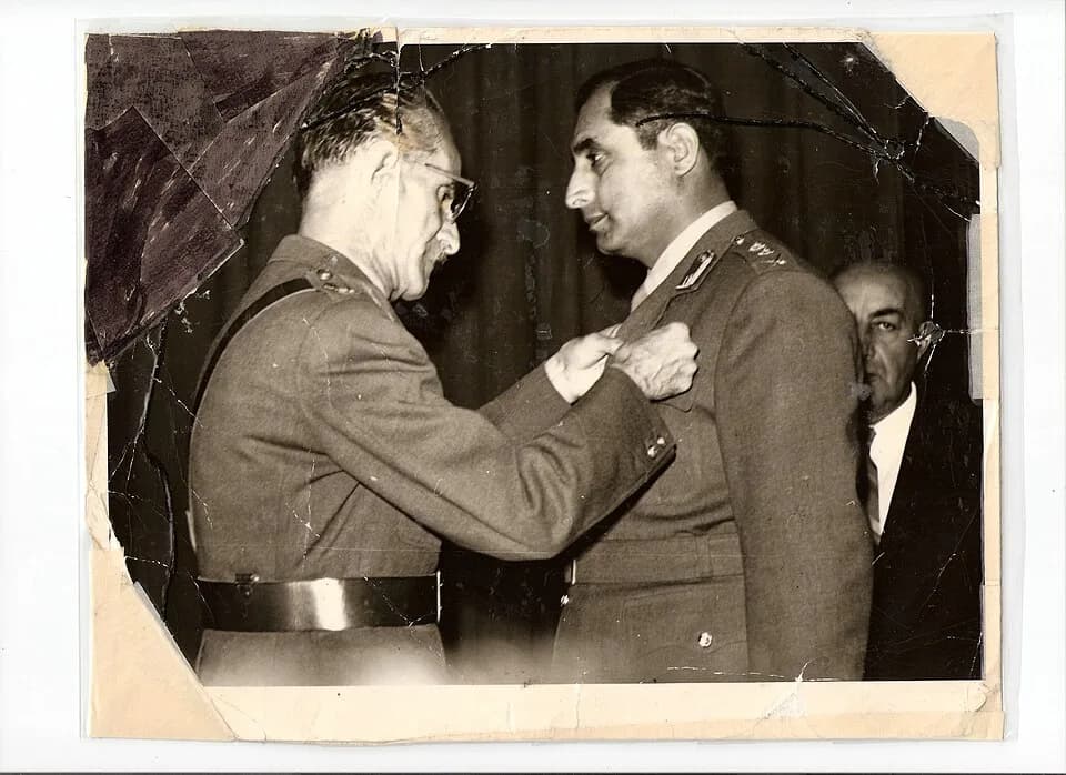 Mohammed Daoud Khan - Medal for Mohammed Asif Safi.jpg