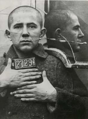 Milovan Đilas - Politički osuđenik Milovan Đilas na robiji u Sremskoj Mitrovici 1933. godine.