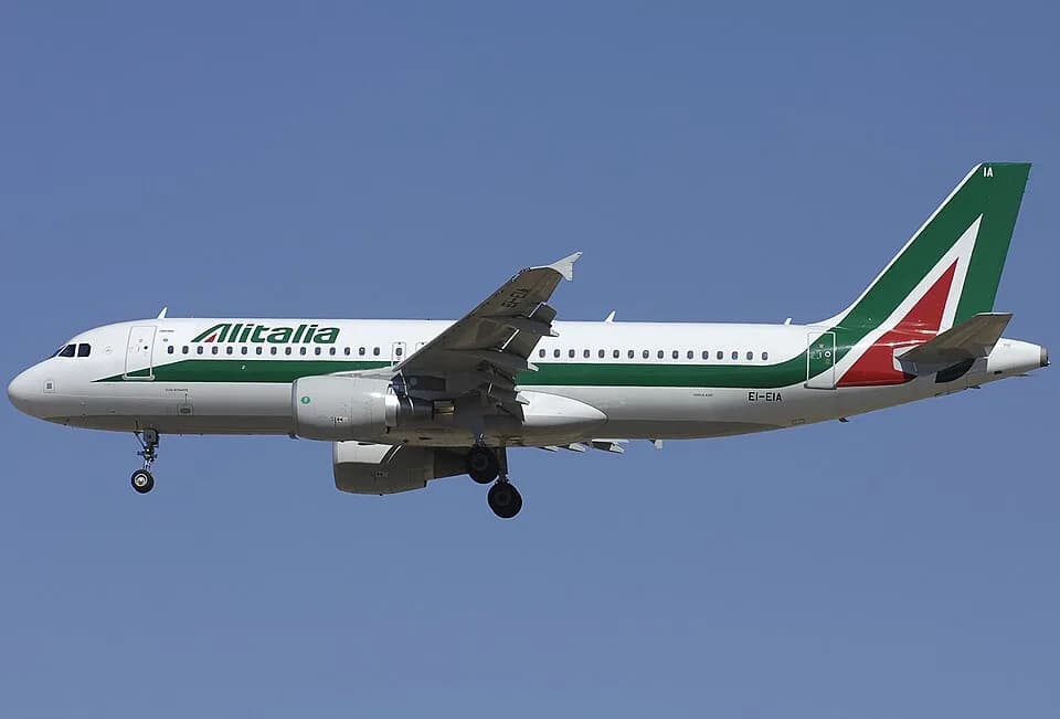 Elsa Morante - Airbus A320-216, Alitalia JP6928568.jpg
