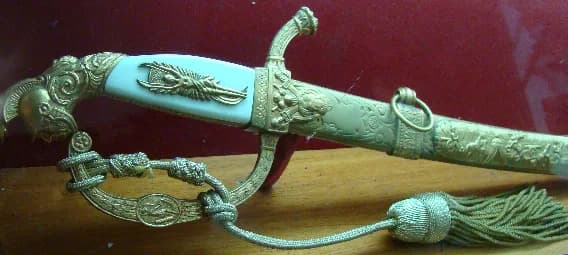 Manuel Belgrano - Réplica sable de Belgrano