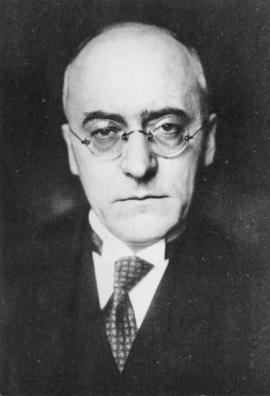 Heinrich Brüning - For documentary purposes the German Federal Archive often retained the original image captions, which may be erroneous, biased, obsolete or politically extreme. Heinrich Brüning
Por