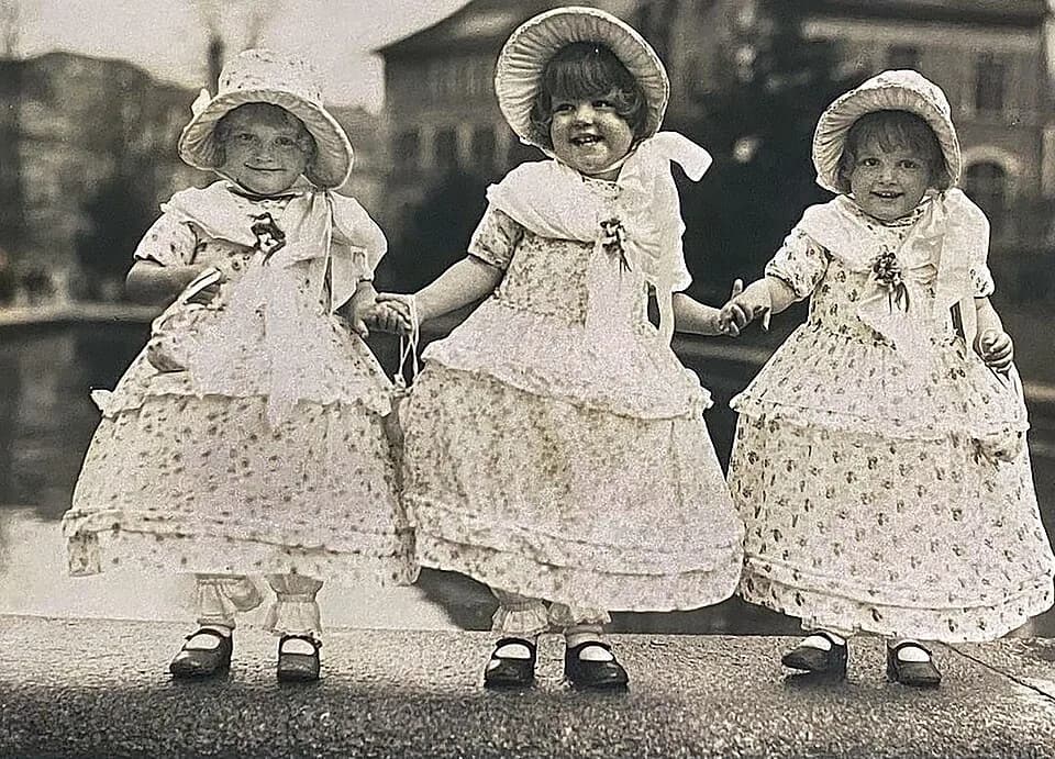 Elisabeth Kübler-Ross - Triplets: Elisabeth Kübler-Ross (left) and her triplet sisters, Eva (Middle) Erika (Right), 1930