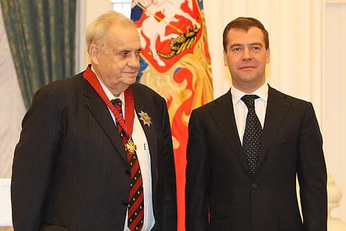 Eldar Ryazanov - THE KREMLIN, MOSCOW. Ceremony presenting state decorations. Film director Eldar Ryazanov received the Order for Services to the Fatherland II class.