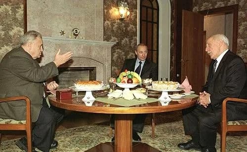 Eldar Ryazanov - Президент РФ Путин принял в Ново-Огарёве кинорежиссера Эльдара Рязанова и известного актера Михаила Ульянова