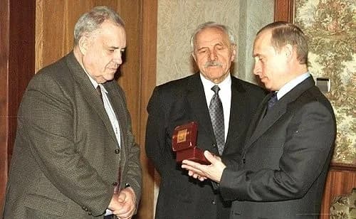 Eldar Ryazanov - Президент РФ Владимир Путин принял в Ново-Огарёве кинорежиссера Эльдара Рязанова и известного актера Михаила Ульянова