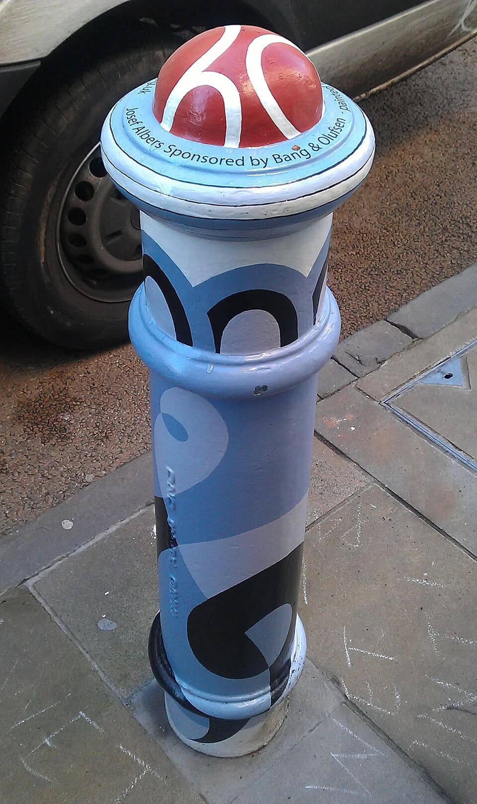 Josef Albers - A bollard in Winchester, England, painted in the style of Treble Clef by Josef Albers. This is one of a series, on the corner of Great Minster Street and The Square, painted by http://w