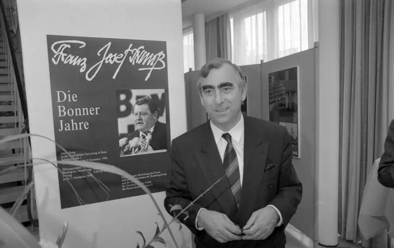 Franz Josef Strauß - For documentary purposes the German Federal Archive often retained the original image captions, which may be erroneous, biased, obsolete or politically extreme. 10. Oktober 1990
D