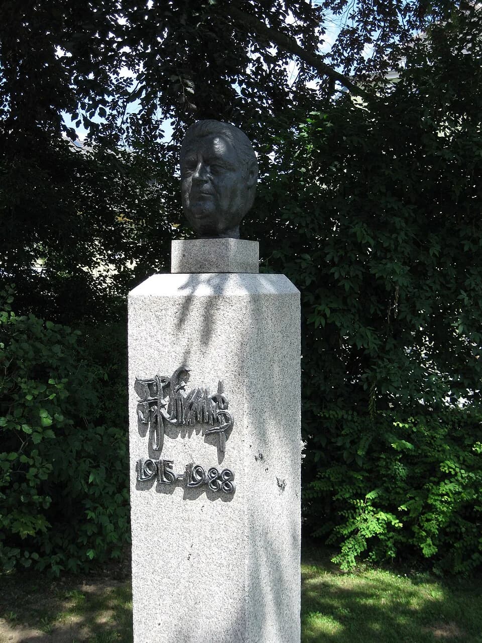 Franz Josef Strauß - Gebäude und Plätze in Rehau