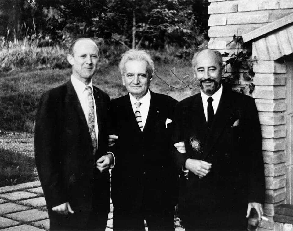 Theodore von Kármán - Left to right: Dr. William H. Pickering, former Director of the en:Jet Propulsion Laboratory (JPL), Dr. Theodore von Karman, JPL co-founder and Dr. Frank J. Malina, co-founder, a