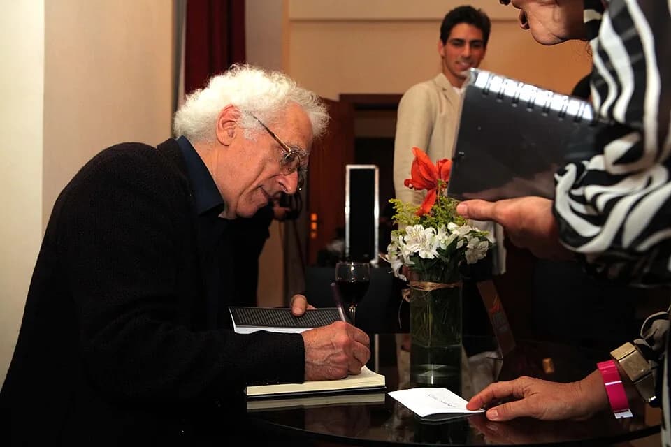 Tzvetan Todorov - Tzvetan Todorov no Fronteiras do Pensamento São Paulo 2012