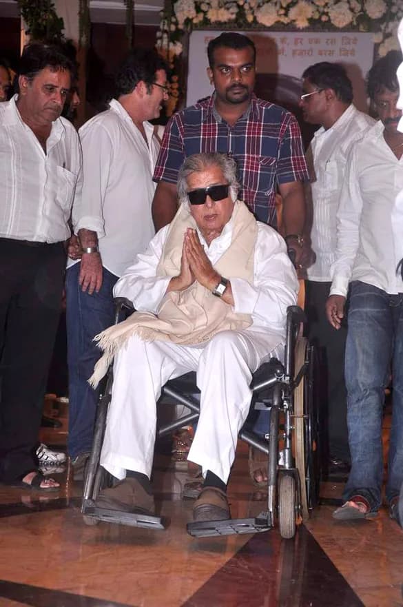 Shashi Kapoor - Shashi Kapoor at Rajesh Khanna's prayer meet