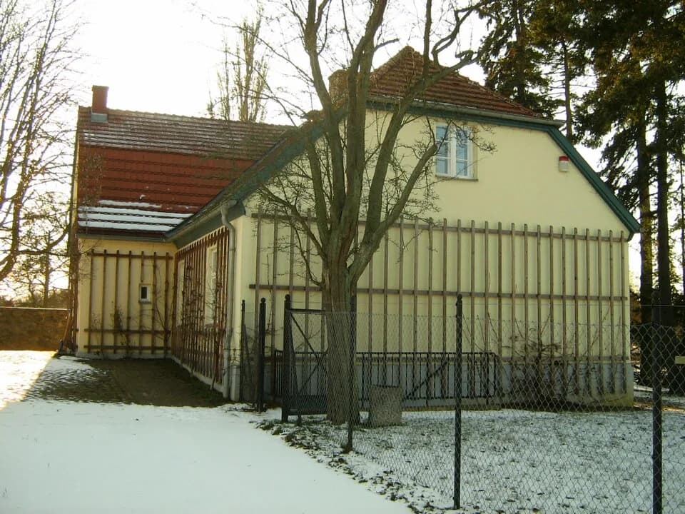 Hans Fallada - Das Wohnhaus Hans Falladas in Carwitz (Gemeinde Feldberger Seenlandschaft) in Mecklenburg.