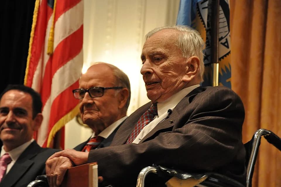 Gore Vidal - Gore Vidal and Senator George McGovern at the Richard M. Nixon Library and Museum during McGovern book tour
