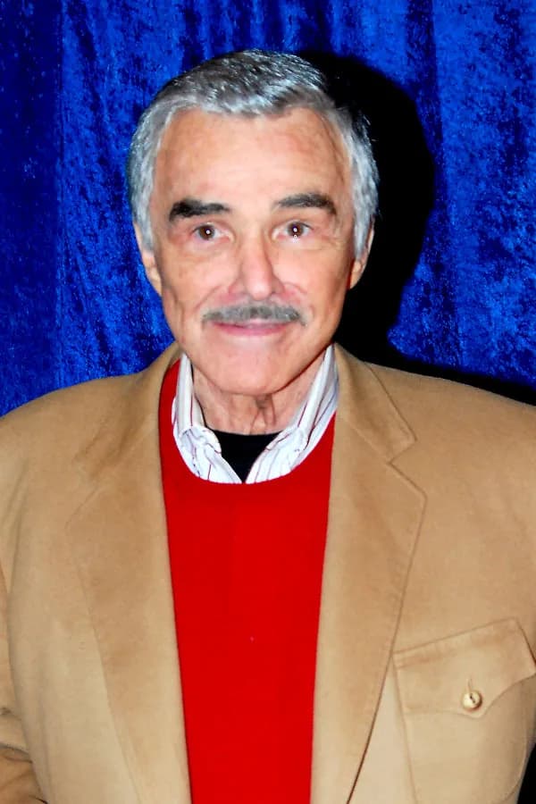Burt Reynolds - Burt Reynolds Discussion and Signing at Hollywood Blvd Cinema in Woodridge, IL, USA on April 15, 2011. Photo by Adam Bielawski