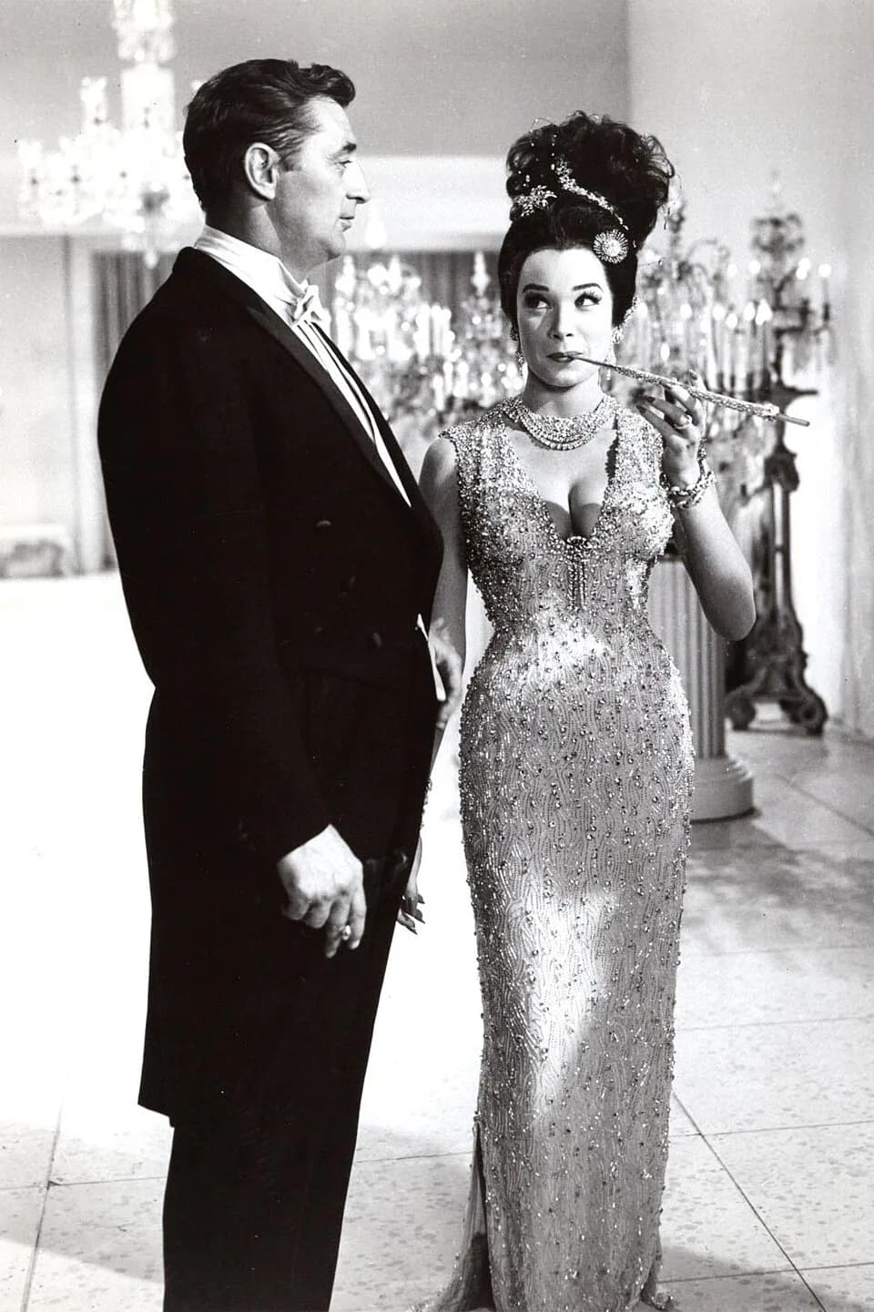 Robert Mitchum - Robert Mitchum and Shirley MacLaine in What a Way to Go! (1964).