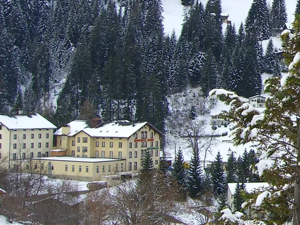 Lee Harvey Oswald - Former Institut Alpina (now Sporthotel Krone) in Churwalden in Switzerland. Lee Harvey Oswald applied to study here in 1959. Sources disagree as to whether he briefly visited here