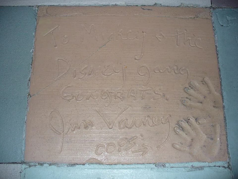Jim Varney - Jim Varney (handprints in cement).jpg