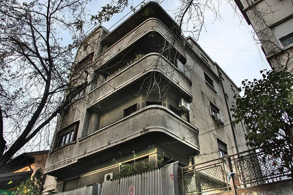 Mircea Eliade - Casa (Bulevardul Dacia, București) unde a trăit scriitorul Mircea Eliade între 1934-1940