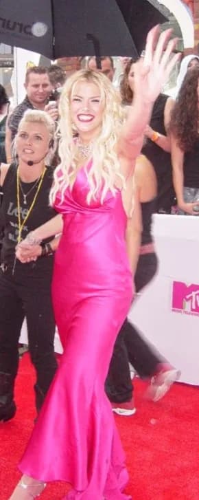 Anna Nicole Smith - American actress Anna Nicole Smith on the red carpet for 2005 MTV Video Music Awards