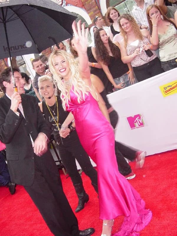 Anna Nicole Smith - American actreess Anna Nicole Smith in the red carped for 2005 MTV Video Music Awards