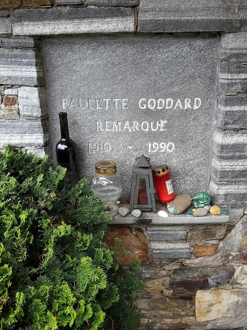 Paulette Goddard - Grave of Paulette Goddard Remarque in the cemetery of Ronco sopra Ascona, Switzerland
