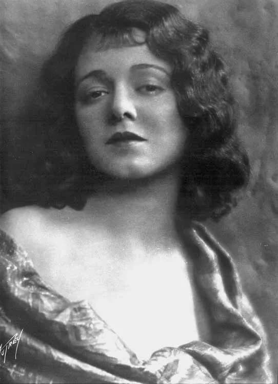 Janet Gaynor - Janet Gaynor in a photograph of 1927