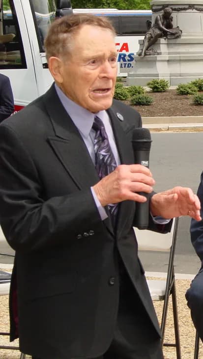 Jack LaLanne - PCPFS Lifetime Achievement Award winner Jack LaLanne recognized by Secretary Leavitt at an HHS prevention event on Capitol Hill on May 3, 2007.