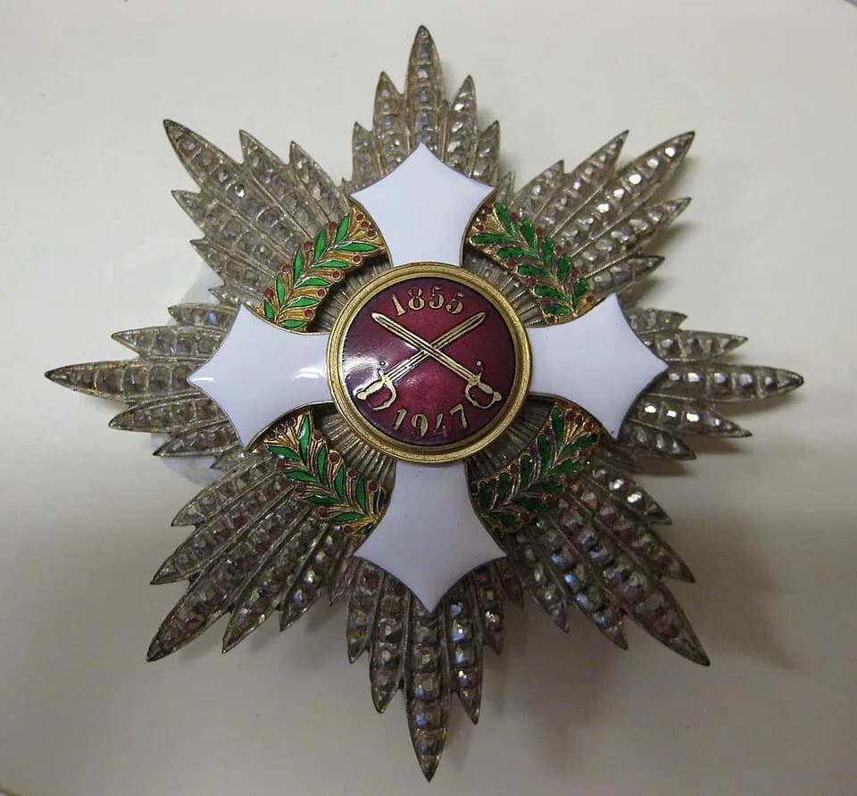 Chester W. Nimitz - Accession: 66-50-D
Medal, Badge, Italy, Knight Grand Cross of the Military Order of Italy.
Medal awarded to FADM C. Nimitz
Collection of Curator Branch, Naval History and Heritage
