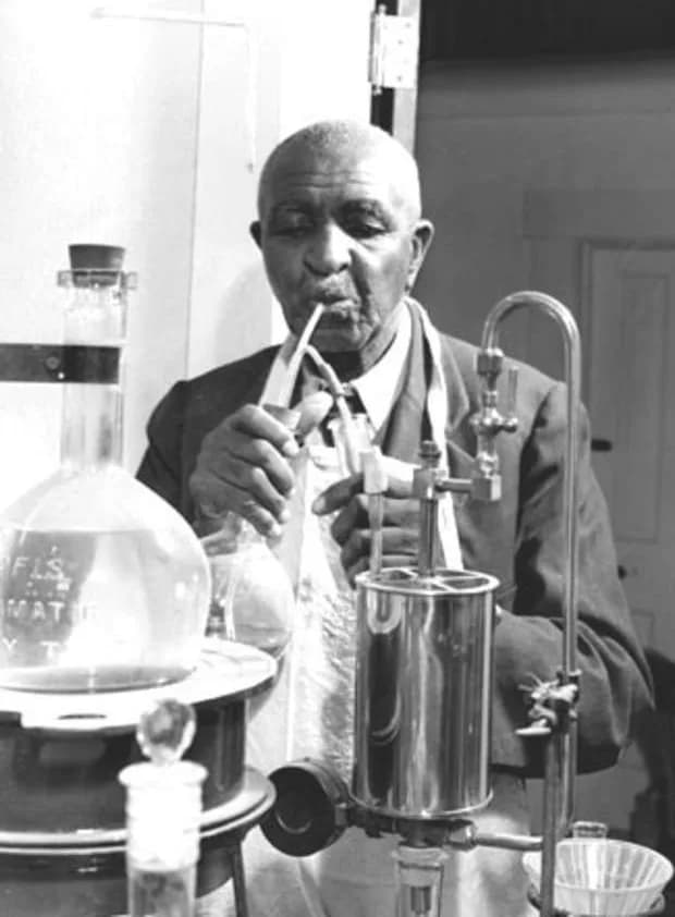 George Washington Carver - en:George Washington Carver, American botanist and inventor, at work in his laboratory
