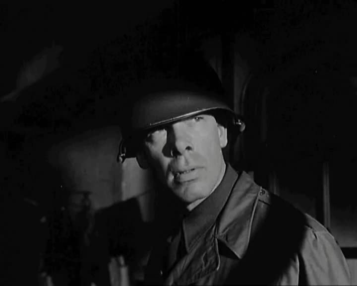 Lee Marvin - Aldrich Attack movie trailer screenshot (17).jpg