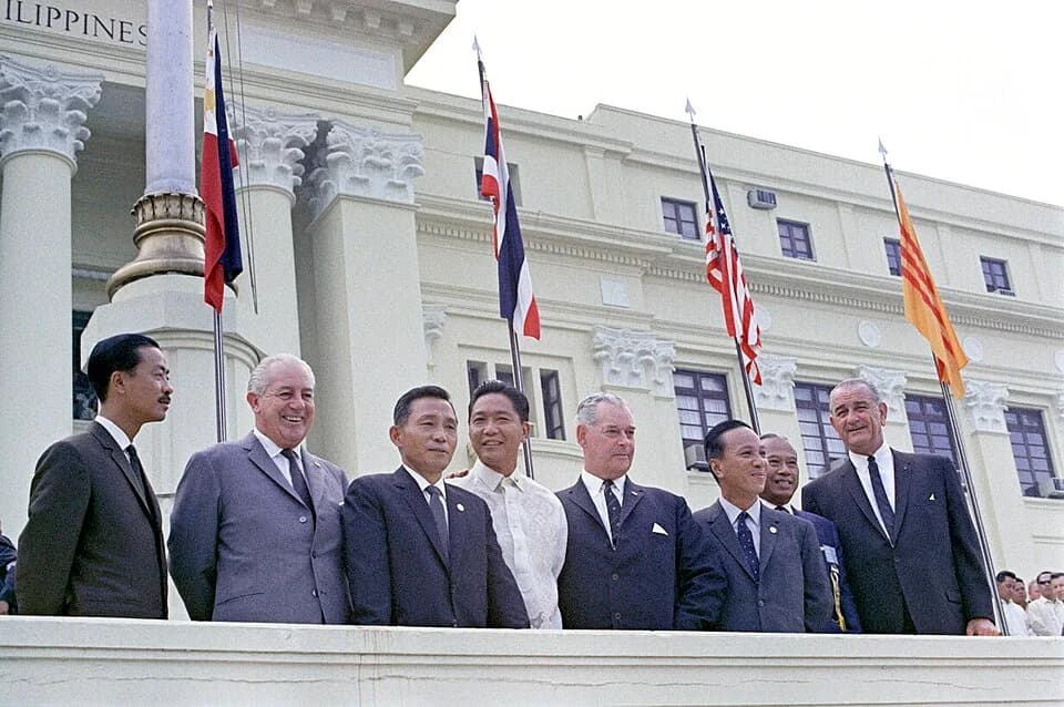 Nguyễn Văn Thiệu - Manila Conference of SEATO nations on the Vietnam War: Nations leaders
(L-R:) Prime Minister Nguyen Cao Ky (South Vietnam), Prime Minister Harold Holt (Australia), President Park C